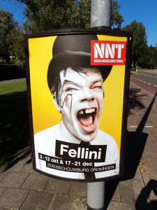 Fellini met zwarte tand