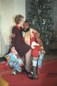 Nancy Reagan en Mr T tijdens de Kerst in 1983